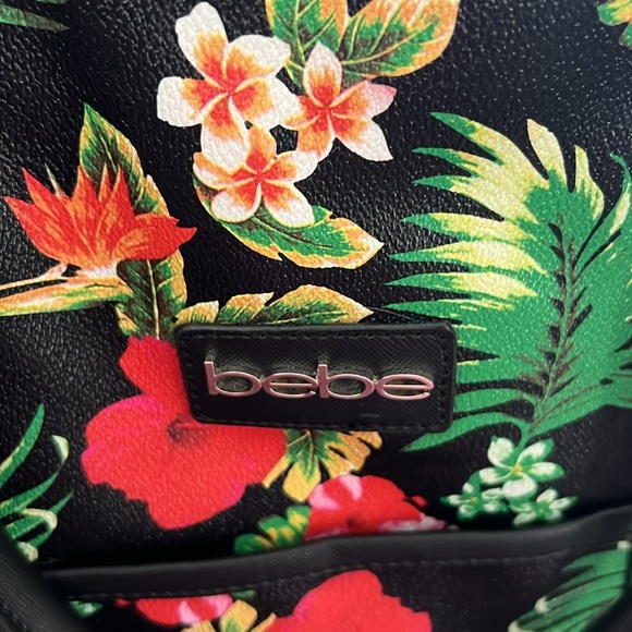Bebe Duffle Weekender Bag - Picture 4 of 4